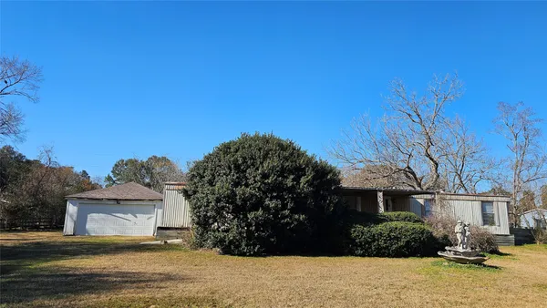 $129,999 | 502 South Pine Circle, Pinehurst, TX 77362