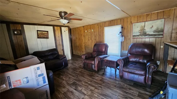 $129,999 | 502 South Pine Circle, Pinehurst, TX 77362