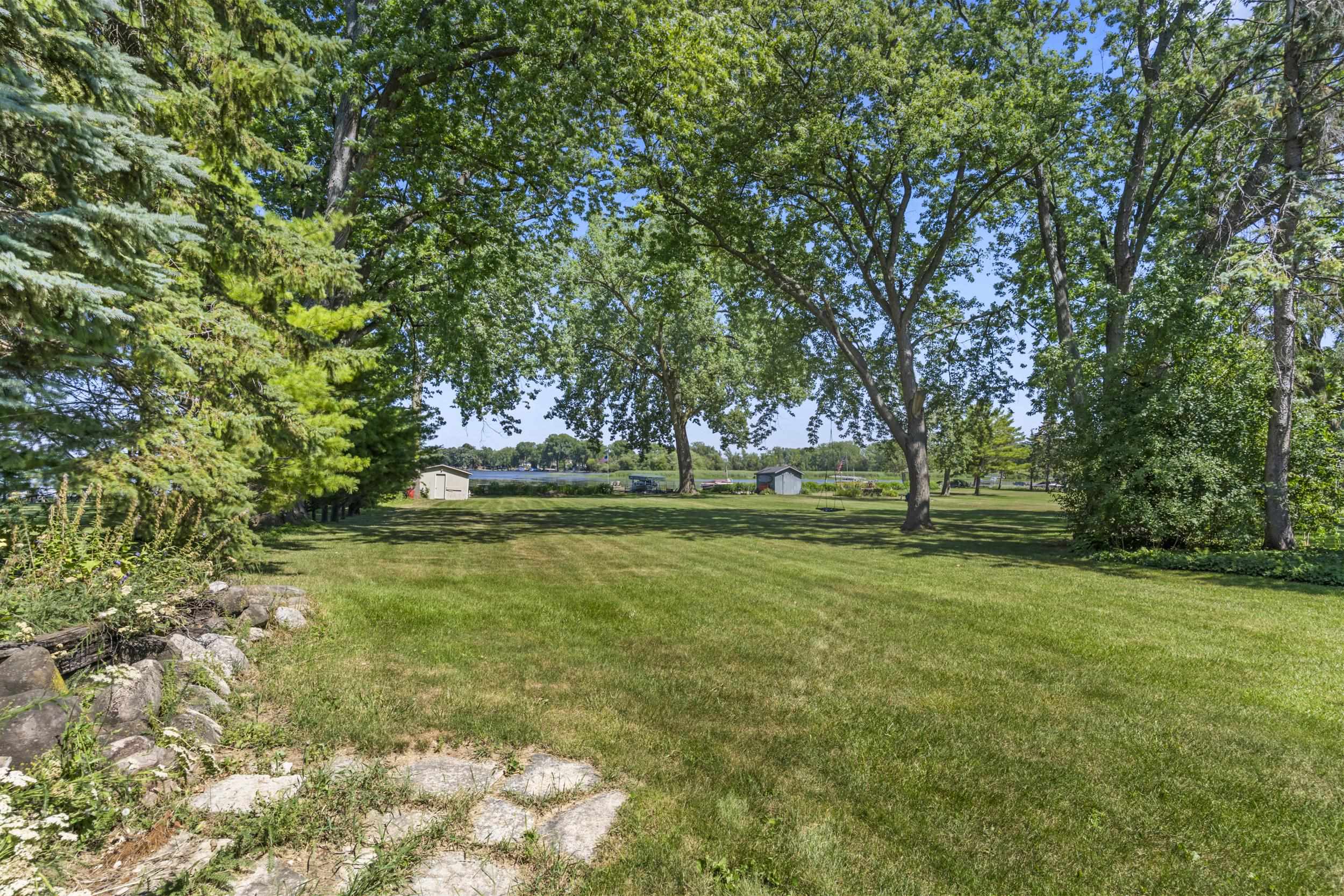 5984 Lake Road Oshkosh, WI 54902 - Photo 28 of 33