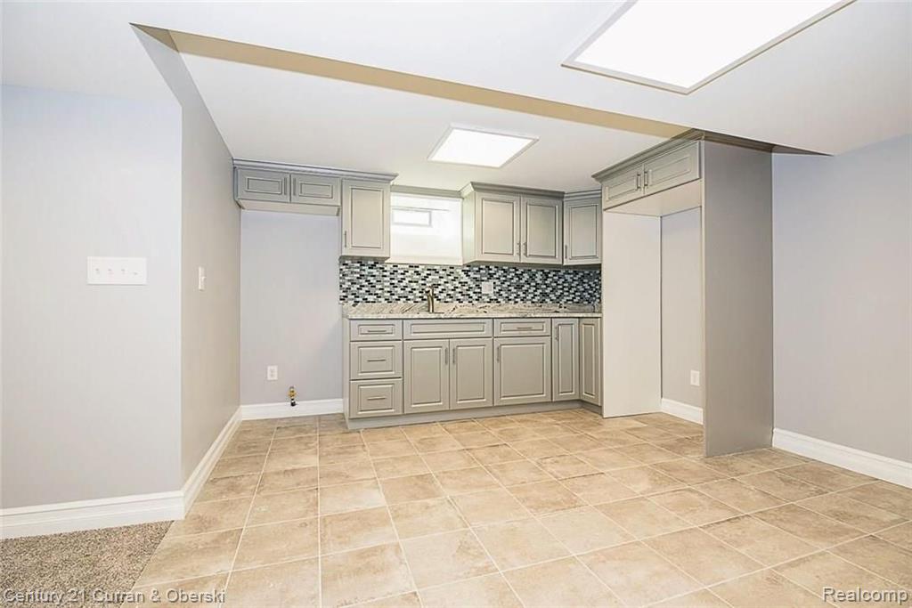 7610 Miller Road Dearborn, MI 48126 - Photo 24 of 28