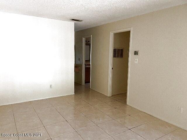 4627 Ring Neck Road, Unit C Orlando, FL 32808 - Photo 13 of 20 FB266A40-5A64-44B0-ACF4-0B62D4511E27