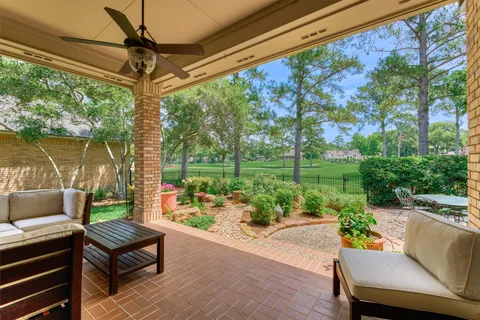 $925,000 | 46 North Copperknoll Circle, The Woodlands, TX 77381