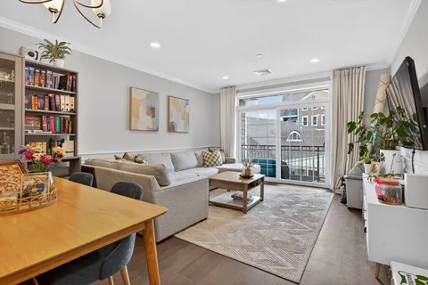 $3,200 | 320 Middlesex Avenue, Unit B203, Medford, MA 02155