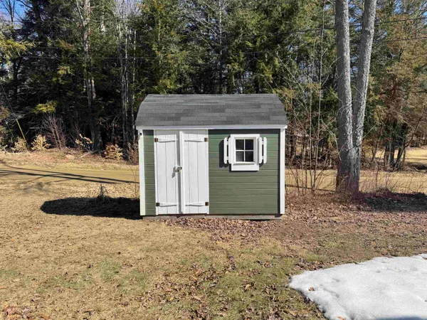 $379,900 | 10 Circle Drive, Barnstead, NH 03225