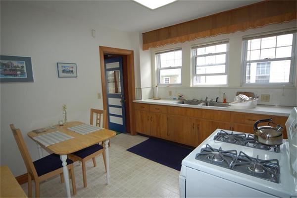 15 Pondview Road, Unit 1 Arlington, MA 02474 - Photo 10 of 14