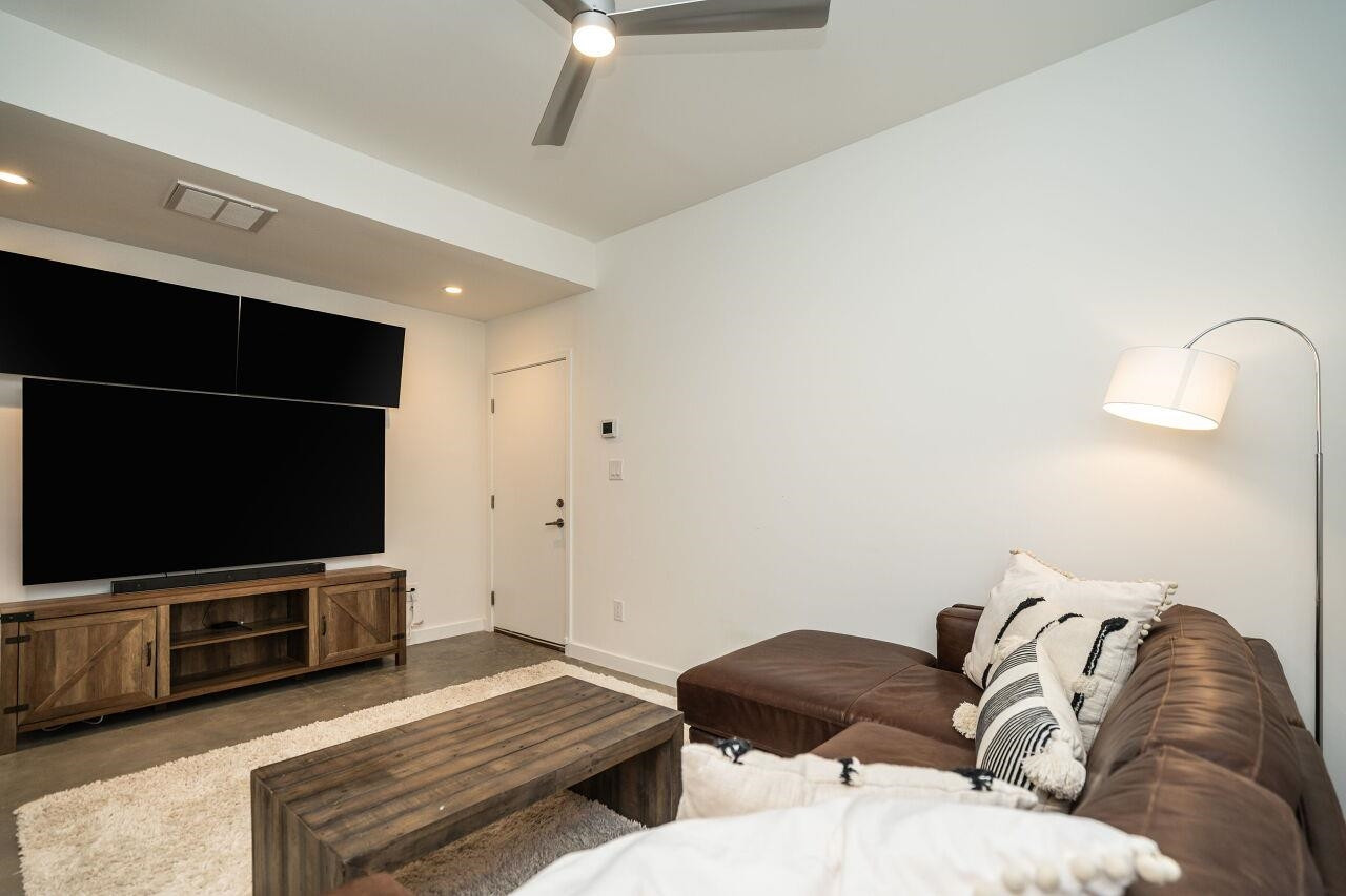 424 Chavis Way Raleigh, NC 27601 - Photo 18 of 23 Photo 18