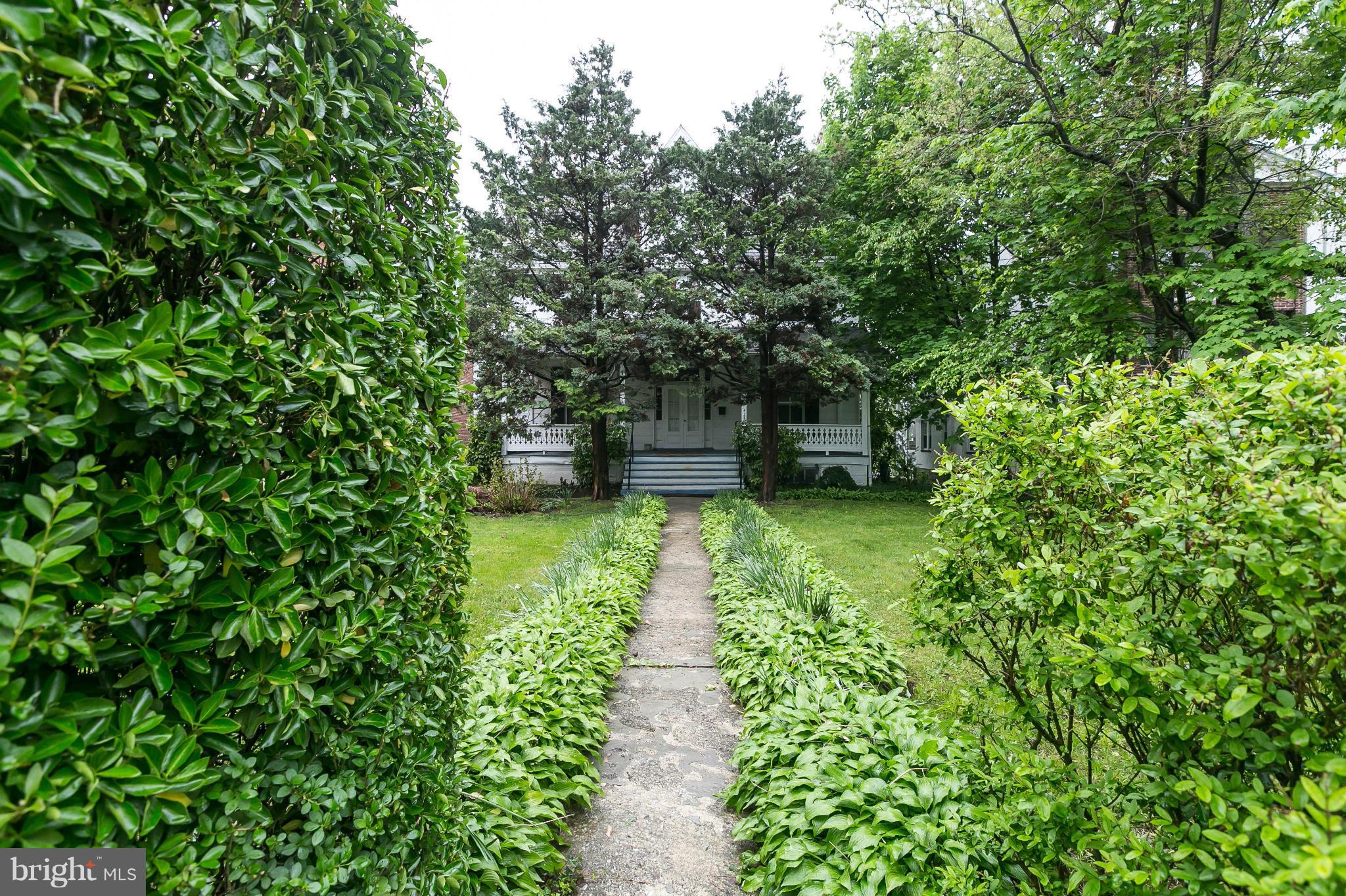 4135 Roland Avenue Baltimore, MD 21211 - Photo 20 of 21 Exterior (Front)