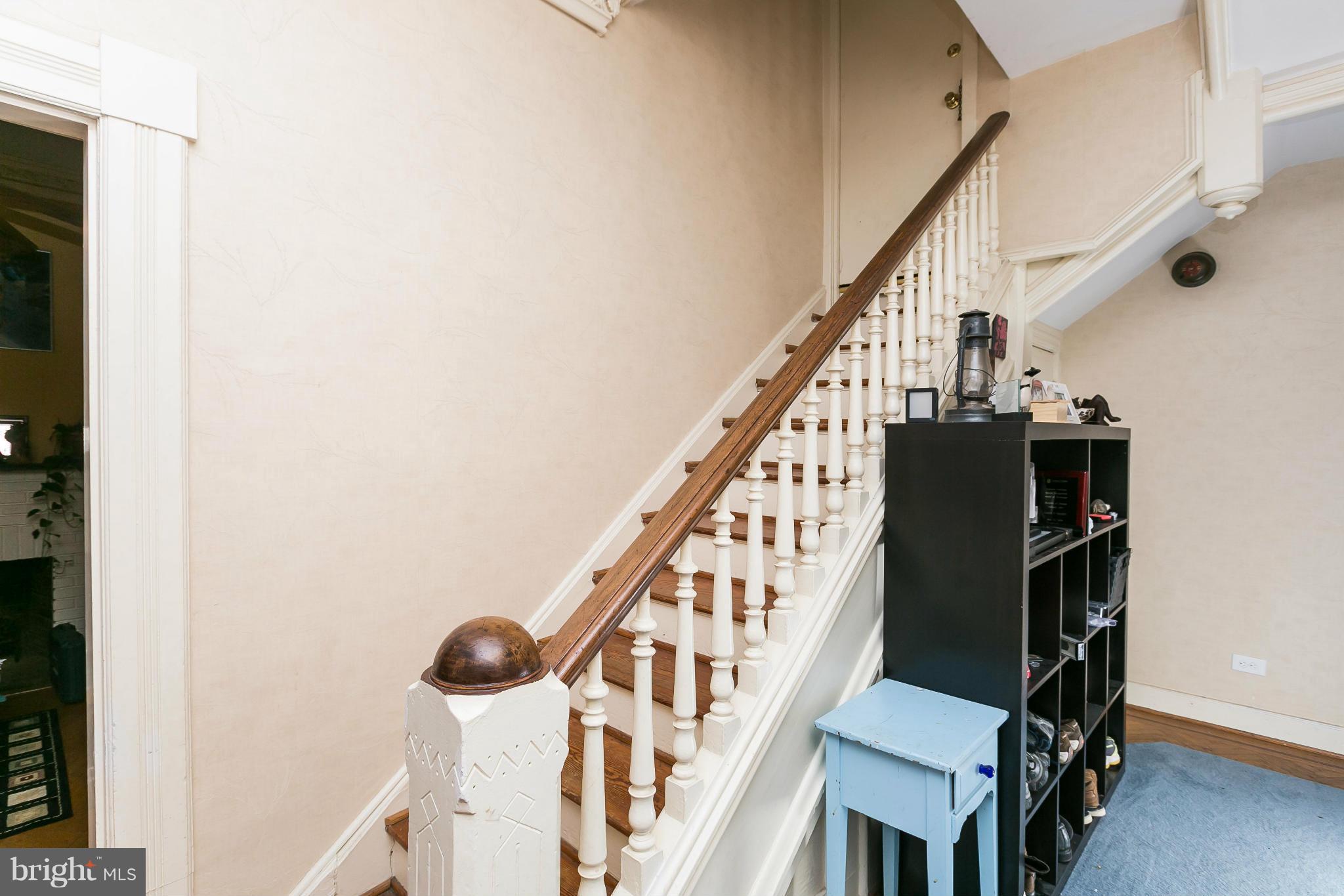 4135 Roland Avenue Baltimore, MD 21211 - Photo 4 of 21 foyer