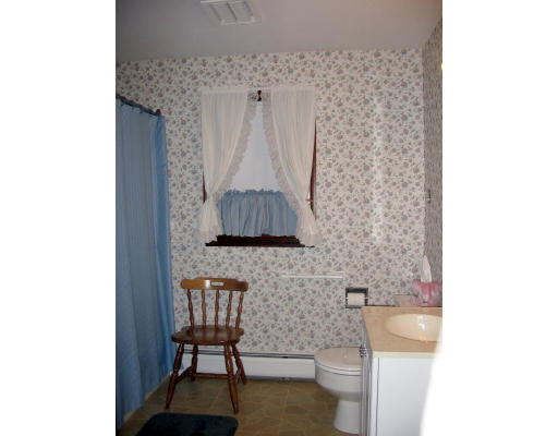 18 Wrona Street Springfield, MA 01151 - Photo 6 of 13