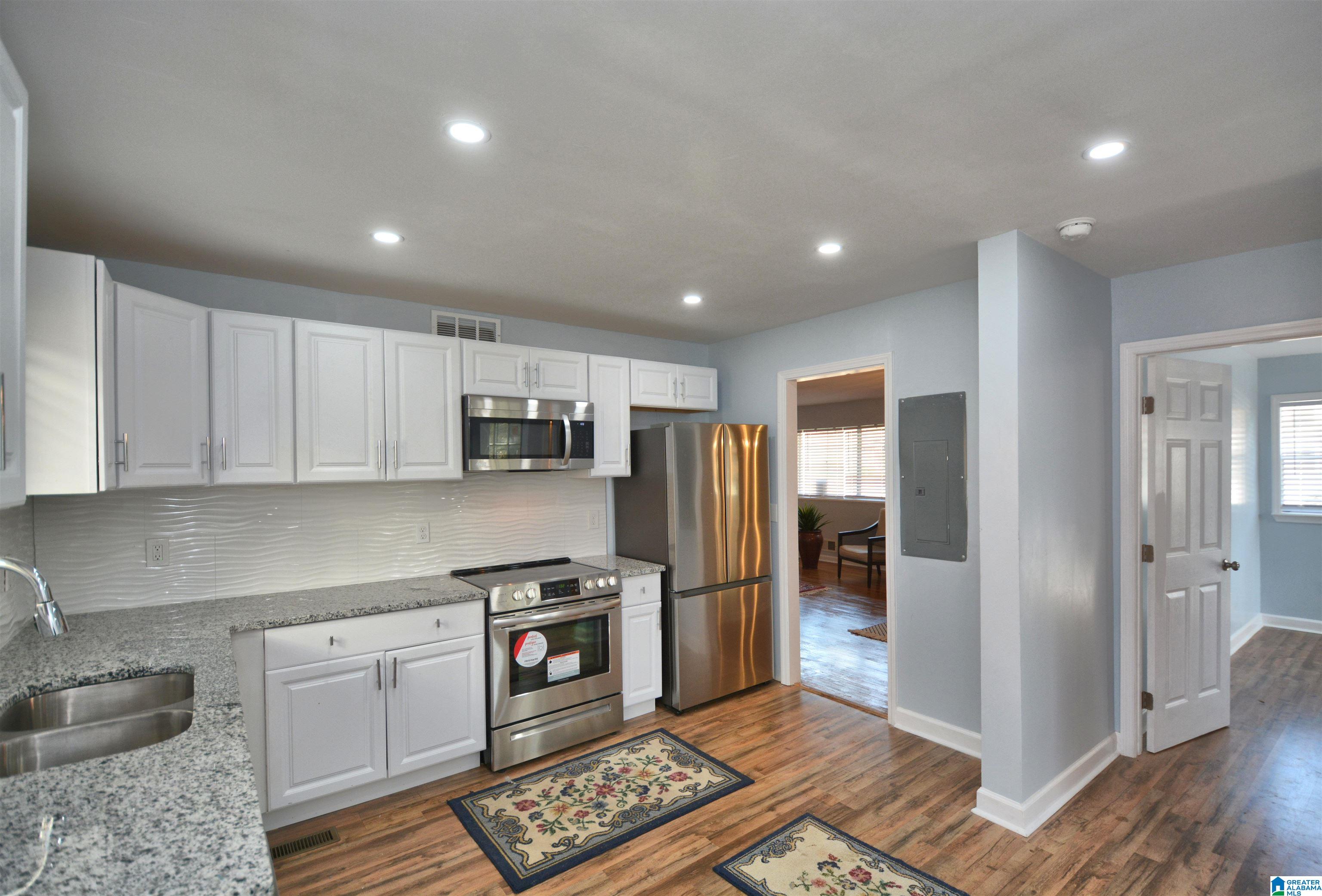 325 16th Avenue Southwest Birmingham, AL 35211 - Photo 14 of 34