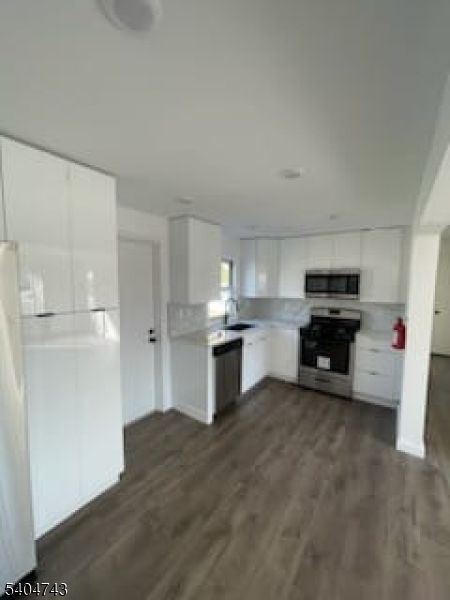 73 MacArthur Avenue Lodi, NJ 07644 - Photo 2 of 15