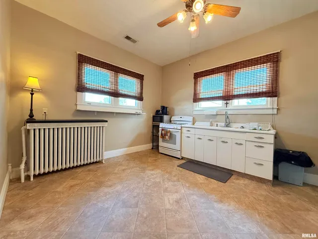 $94,000 | 18 South Mill Street, Harrisburg, IL 62946