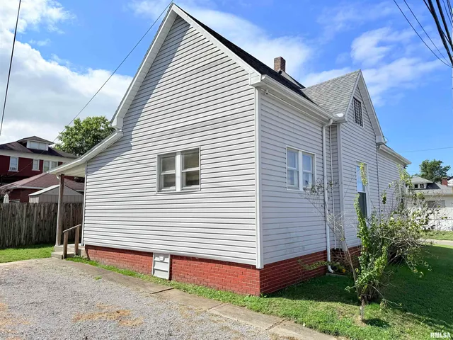 $94,000 | 18 South Mill Street, Harrisburg, IL 62946