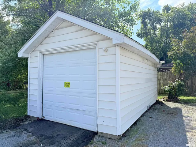 $94,000 | 18 South Mill Street, Harrisburg, IL 62946