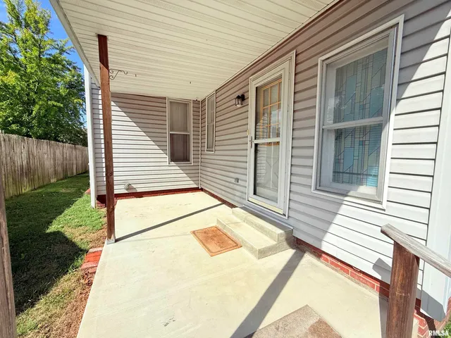 $94,000 | 18 South Mill Street, Harrisburg, IL 62946