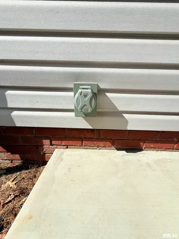 $94,000 | 18 South Mill Street, Harrisburg, IL 62946