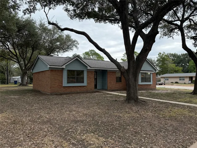 $209,900 | 3002 Lamar Circle, El Campo, TX 77437
