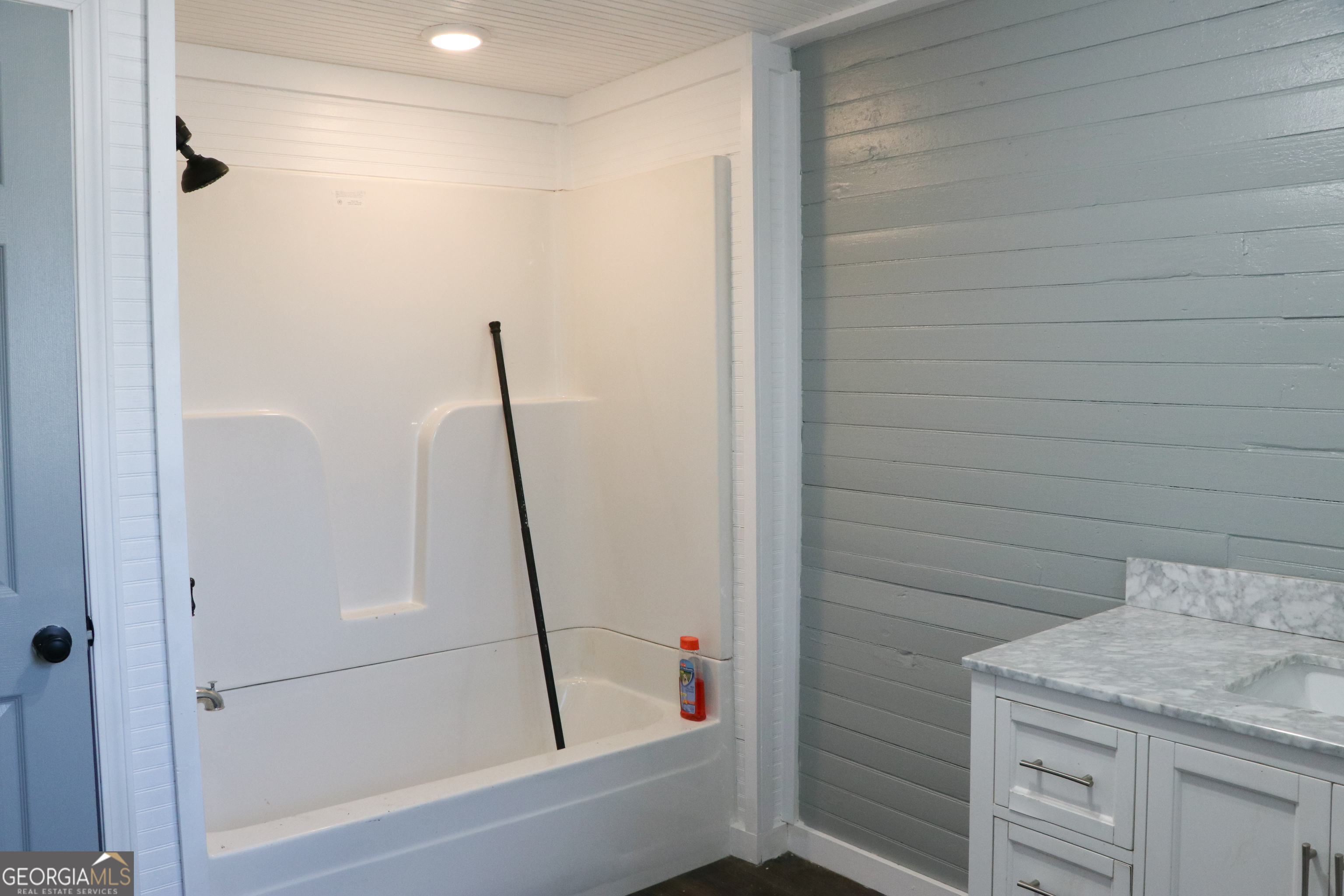 441 Lyerly Dam Road Lyerly, GA 30730 - Photo 46 of 80 a bathroom with a shower