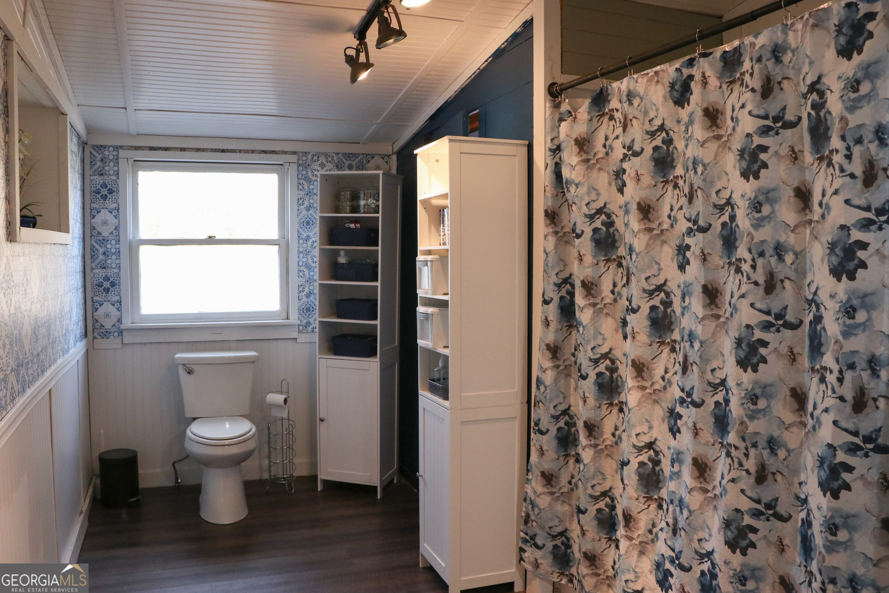 441 Lyerly Dam Road Lyerly, GA 30730 - Photo 64 of 77 a bathroom with a toilet and a shower