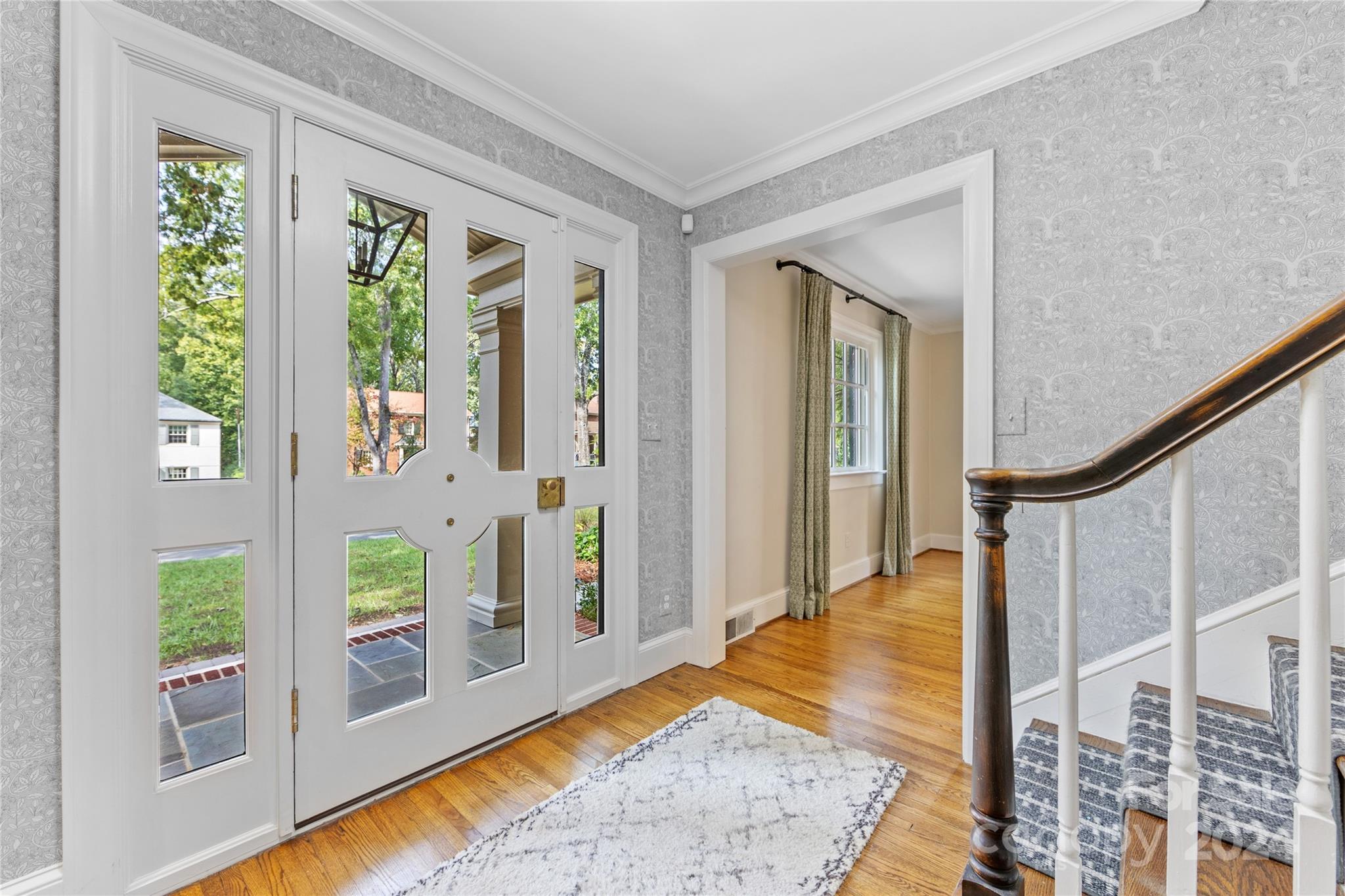 633 Cherokee Road Charlotte, NC 28207 - Photo 4 of 48 Gallery Image 4