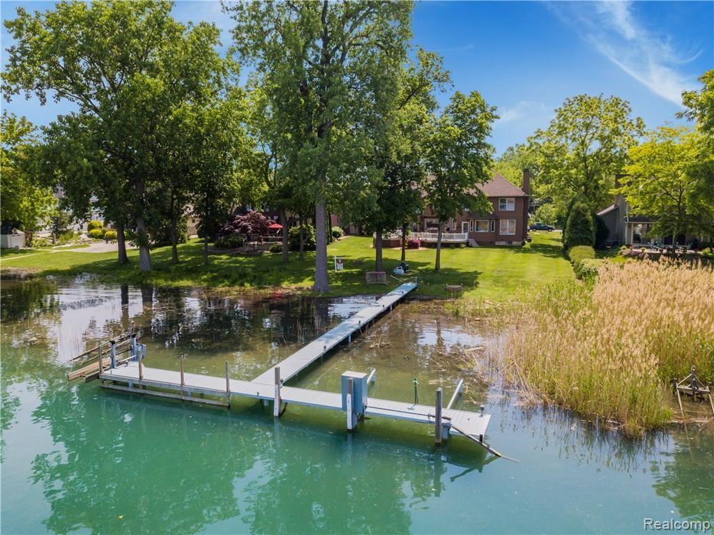 18016 Meridian Road Grosse Ile, MI 48138 - Photo 35 of 36 35.jpg