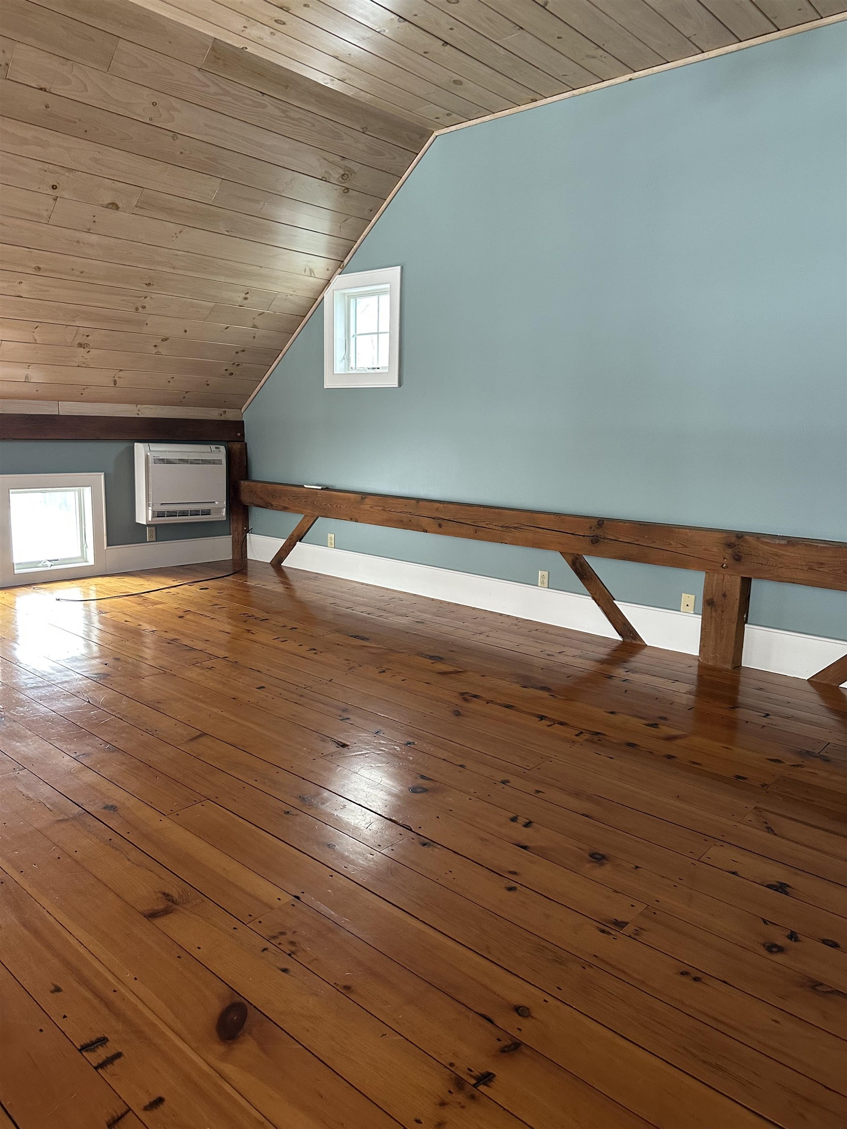 2112 Middle Road Salisbury, VT 05769 - Photo 20 of 56