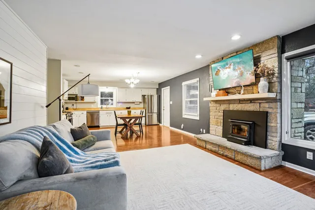 $2,950 | N45W24568 Lindsay Road, Pewaukee, WI 53072