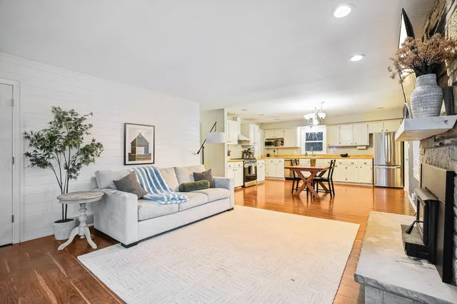 $2,950 | N45W24568 Lindsay Road, Pewaukee, WI 53072