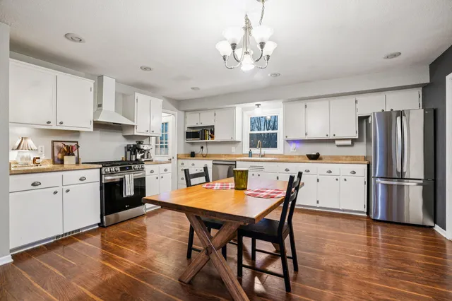 $2,950 | N45W24568 Lindsay Road, Pewaukee, WI 53072