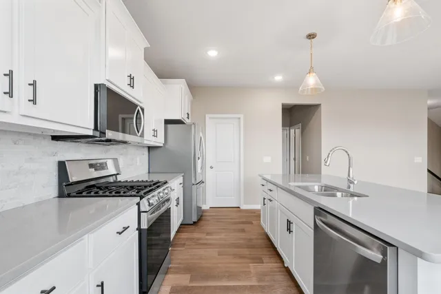 $459,900 | 908 Pine Vale Avenue, Somerset, WI 54025