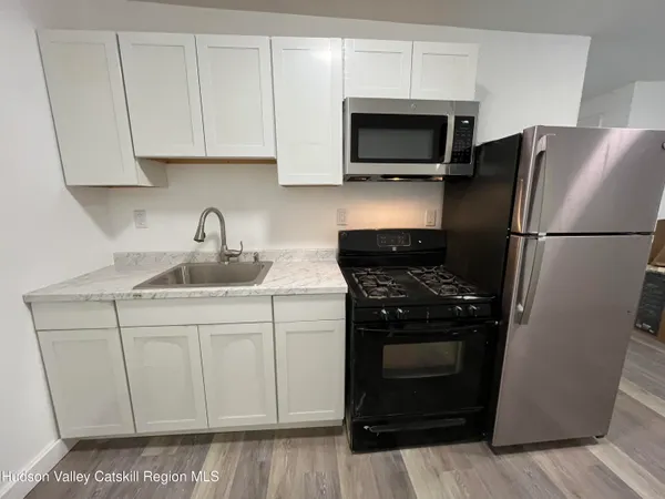 $2,300 | 191 North Hamilton Street, Unit 2, Poughkeepsie, NY 12601