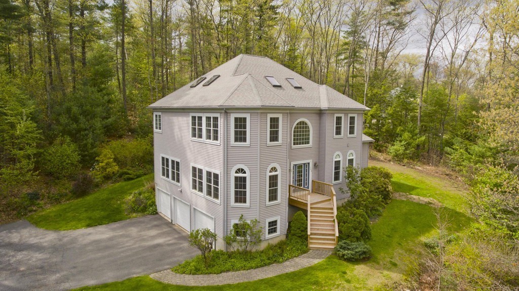 160 East Leverett Road Amherst, MA 01002 - Photo 3 of 30 a view of a house with a yard