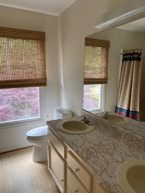 312 Highfield Road Salem, VA 24153 - Photo 11 of 16 Guest Bath w/ Two Sinks