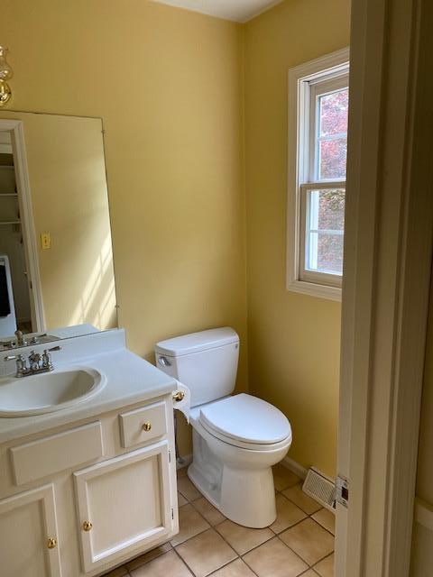 312 Highfield Road Salem, VA 24153 - Photo 8 of 16 Entry Level Powder Room