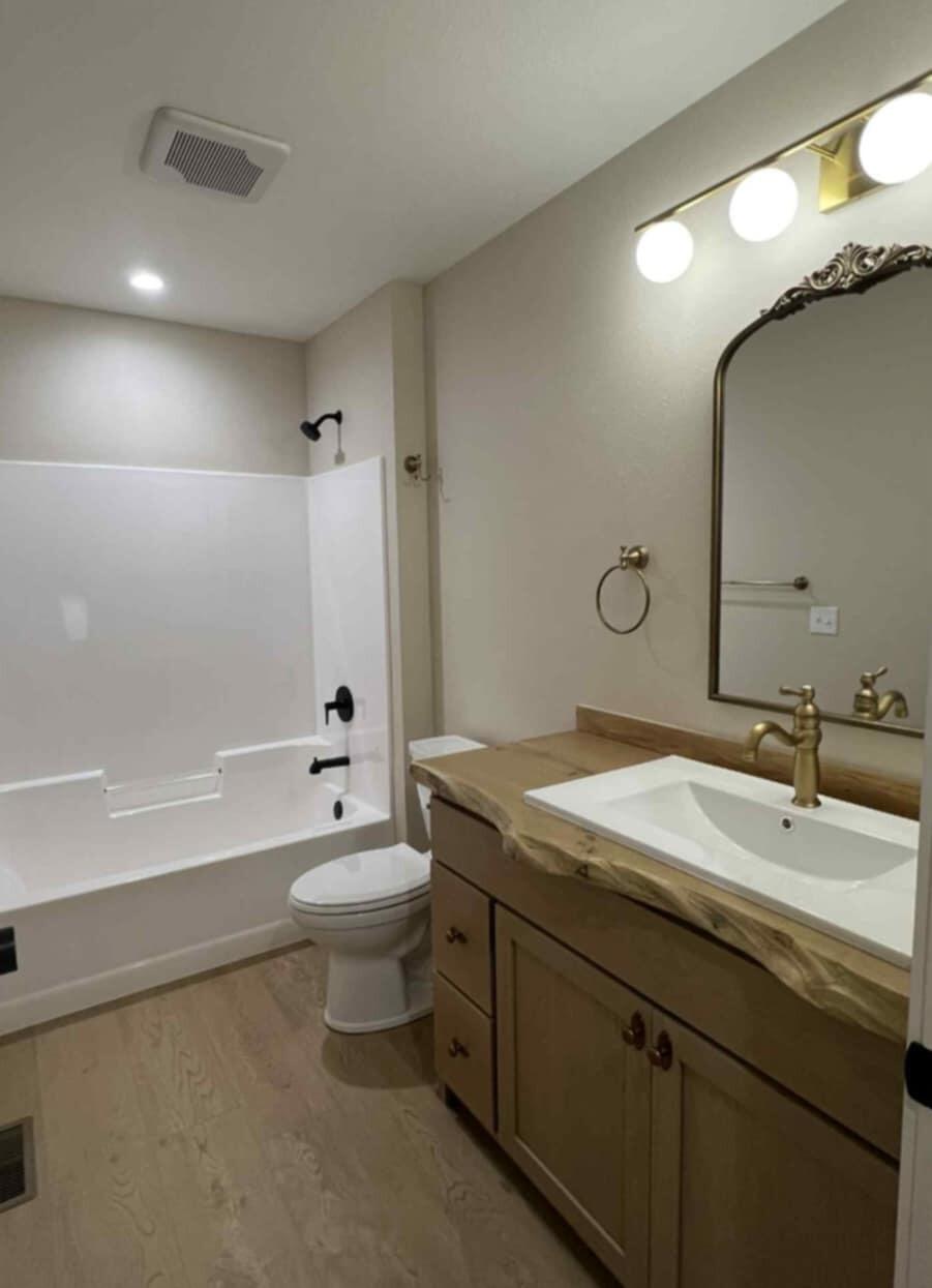 1709 Montclair Place Fort Atkinson, WI 53538 - Photo 6 of 9 1709bath