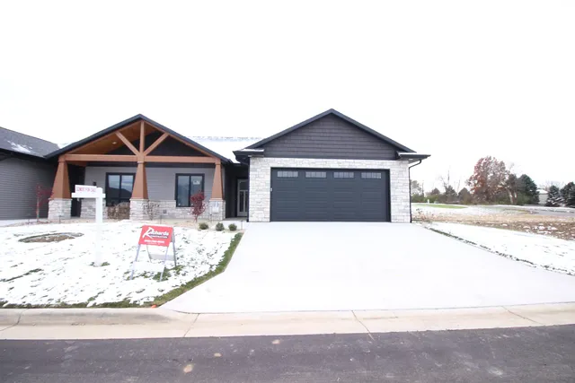 $539,900 | 353 Ridge View, Unit 11, Milton, WI 53563