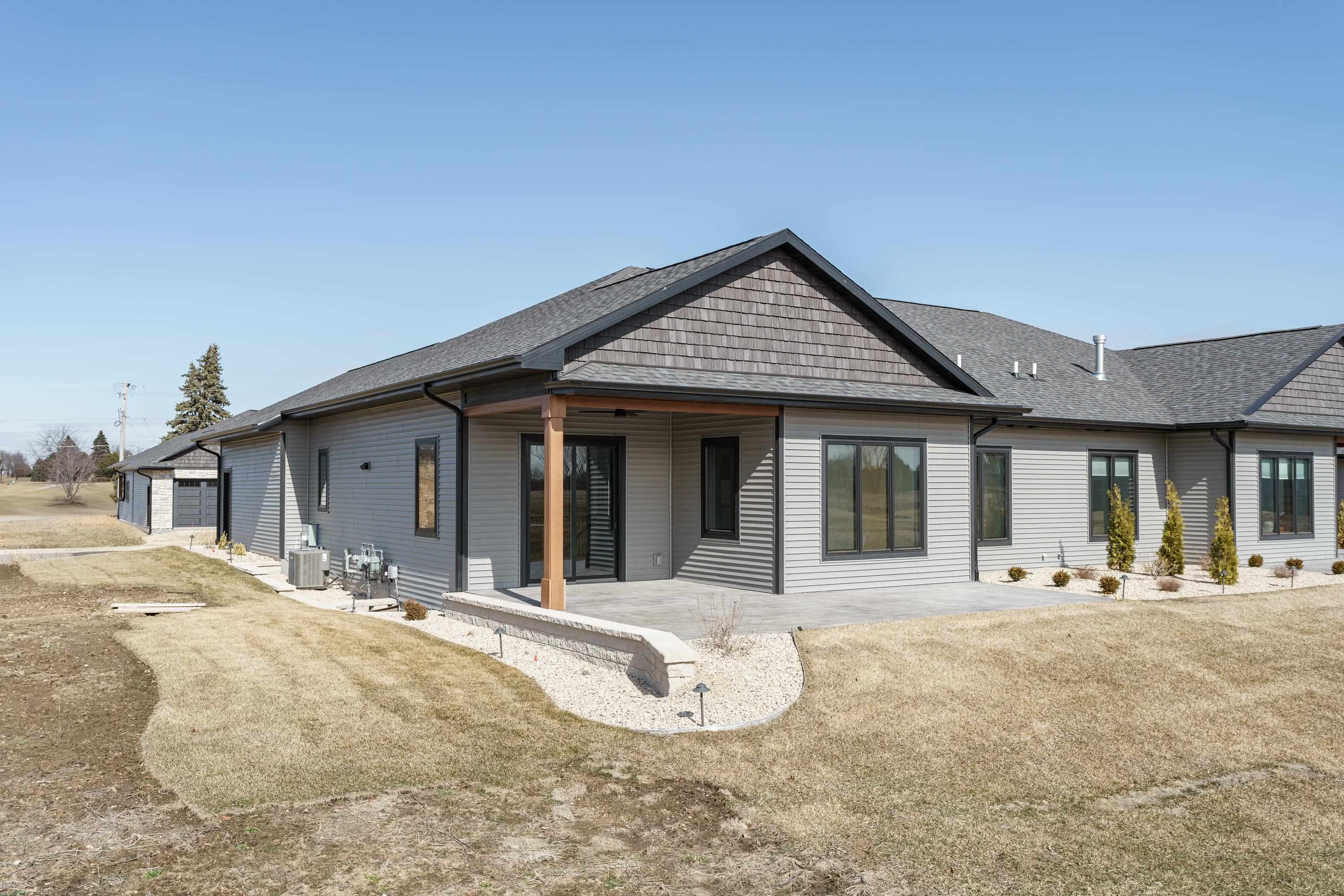 353 Ridge View, Unit 11 Milton, WI 53563 - Photo 4 of 38