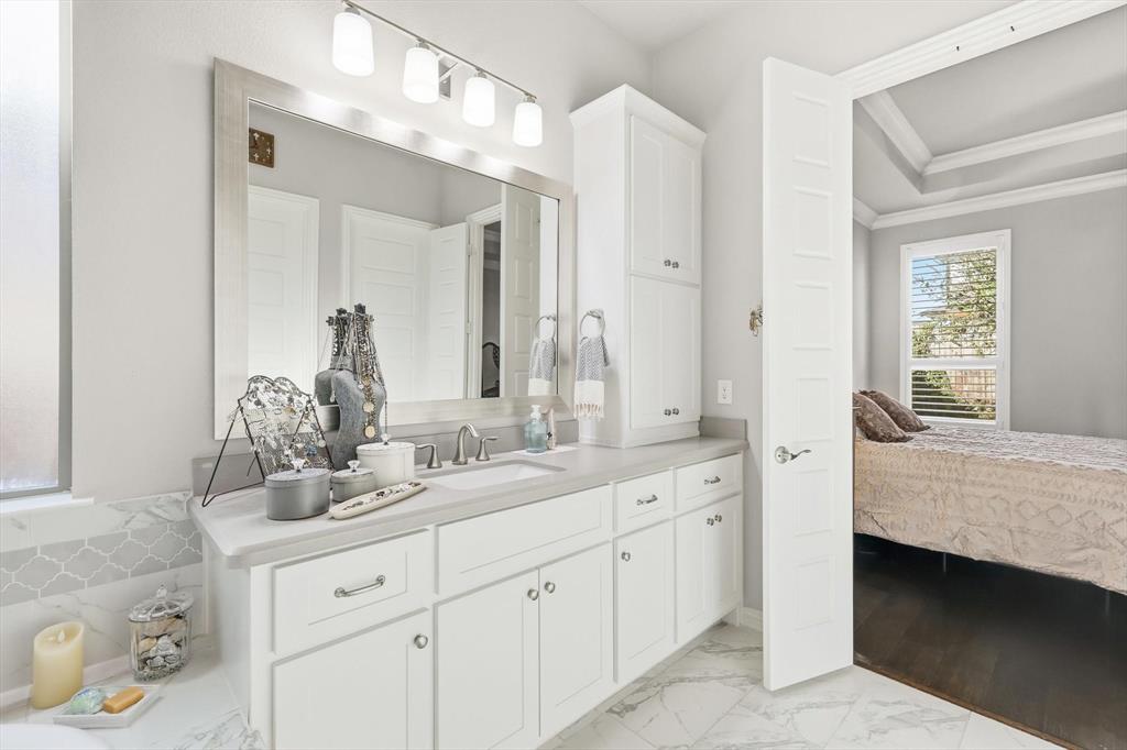 529 Prairie Run Aledo, TX 76008 - Photo 19 of 40 A view from the primary bath to the bedroom