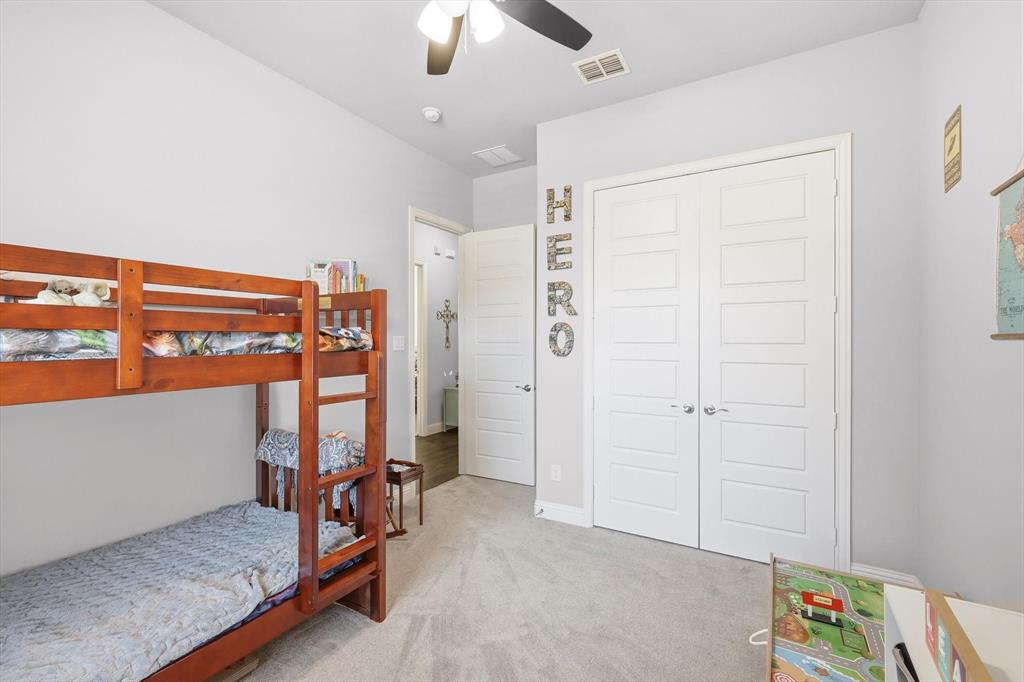 529 Prairie Run Aledo, TX 76008 - Photo 26 of 40 A spacious bedroom with walk-in closet
