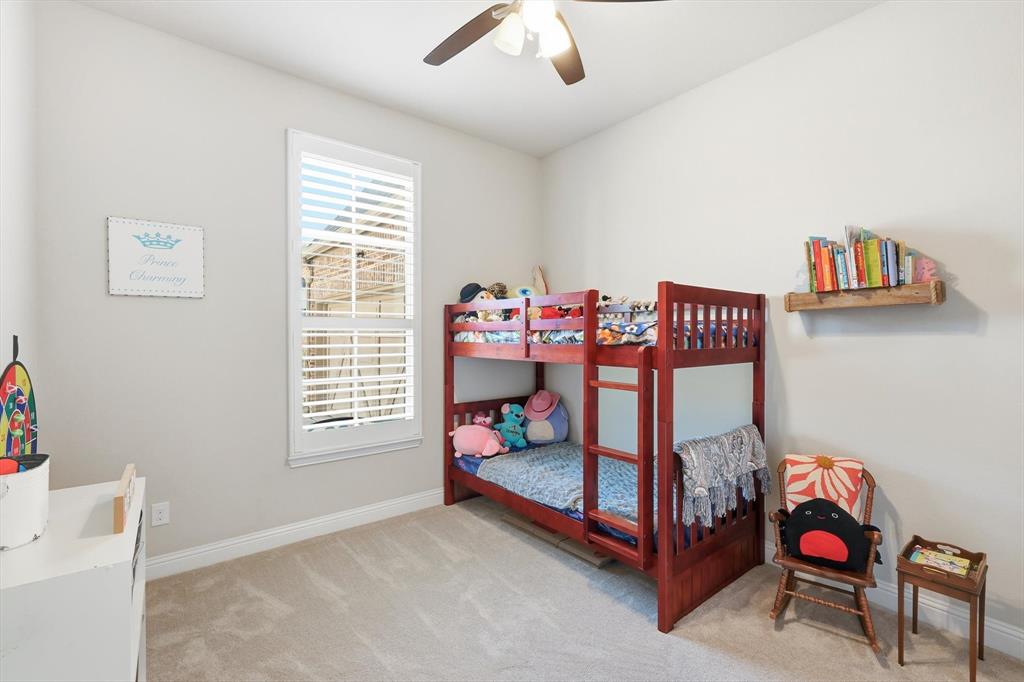 529 Prairie Run Aledo, TX 76008 - Photo 26 of 40 a bedroom with furniture and a window