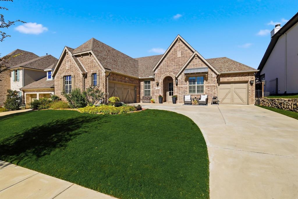 529 Prairie Run Aledo, TX 76008 - Photo 3 of 40 This home has a 3-car garage!