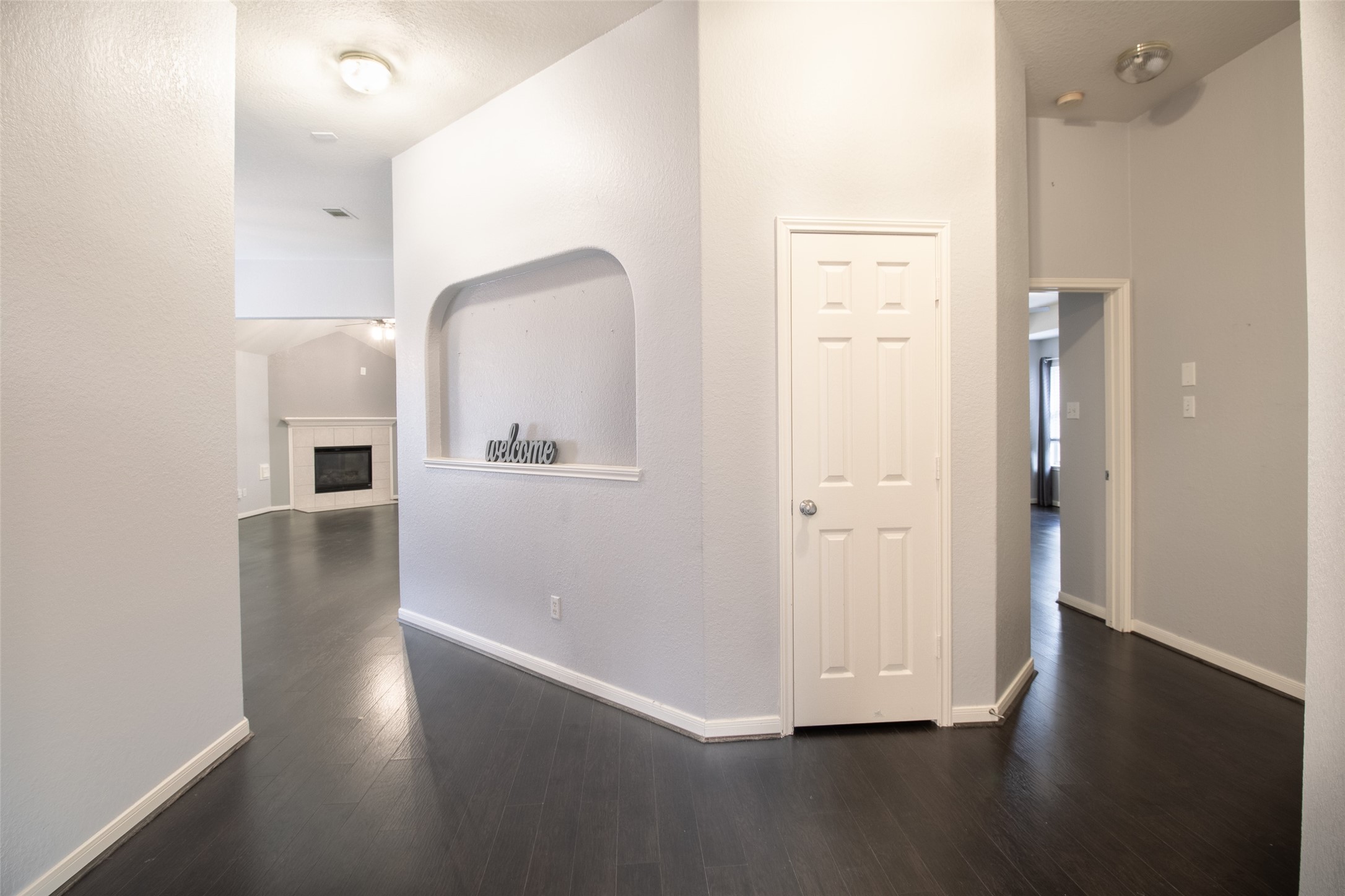 303 Burris Park Drive Spring, TX 77373 - Photo 18 of 45 foyer