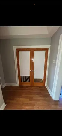 a view of empty room with window