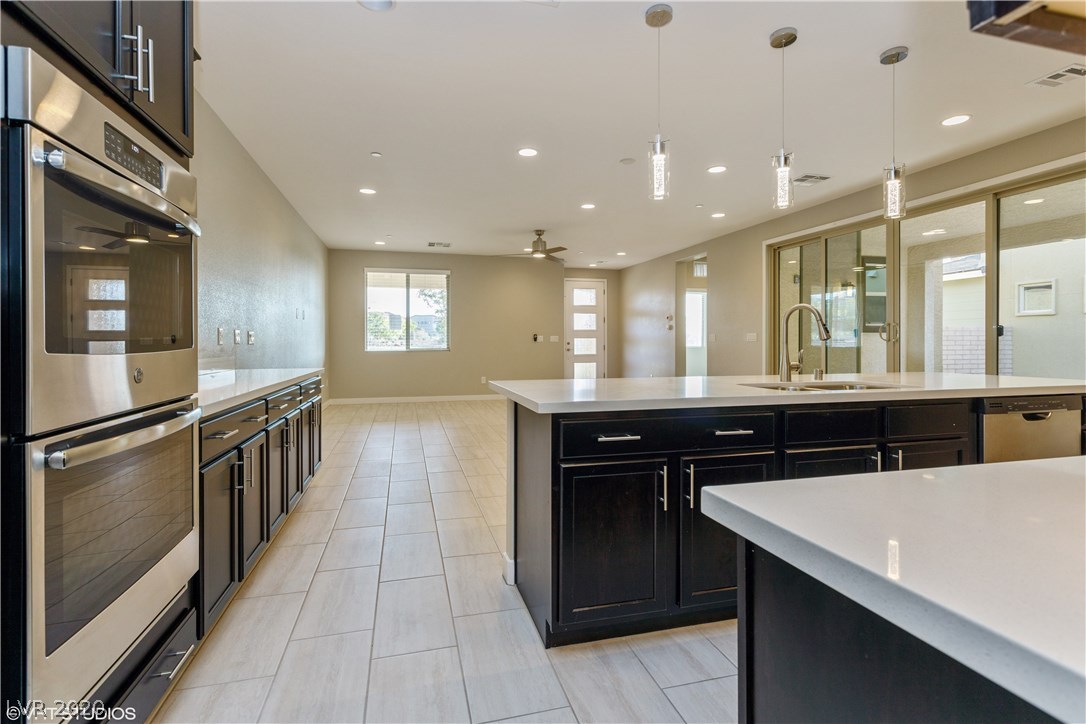 1112 East Sunset Road Henderson, NV 89011 - Photo 8 of 32 Gallery Image 8
