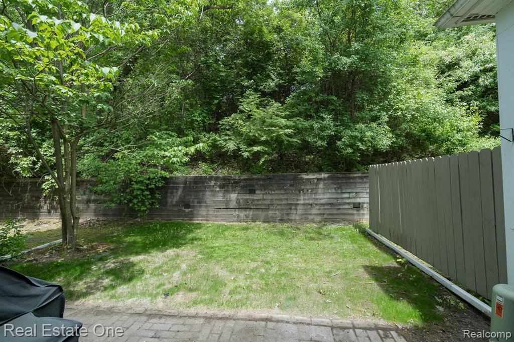 1370 Crescent Lane, Unit 302 Rochester Hills, MI 48306 - Photo 2 of 41
