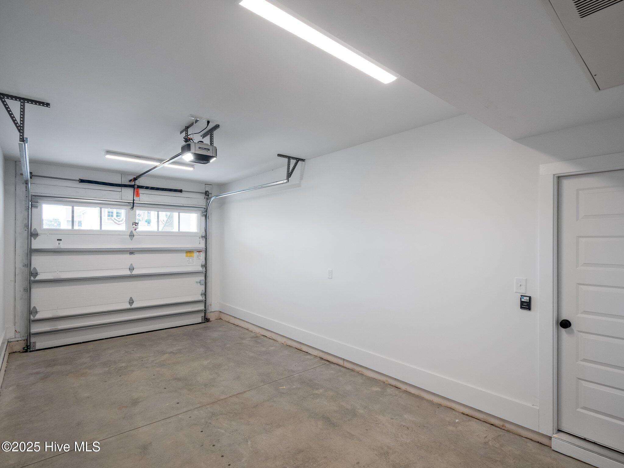 218 Colleton Square Newport, NC 28570 - Photo 35 of 49 Garage