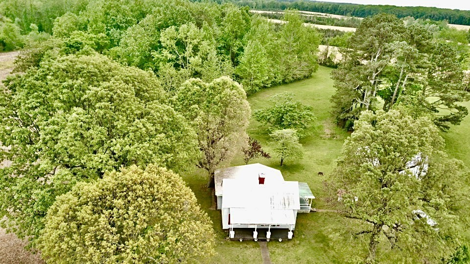 297 Appleton Road Five Points, TN 38457 - Photo 40 of 44 a backyard of a house with table and chairs