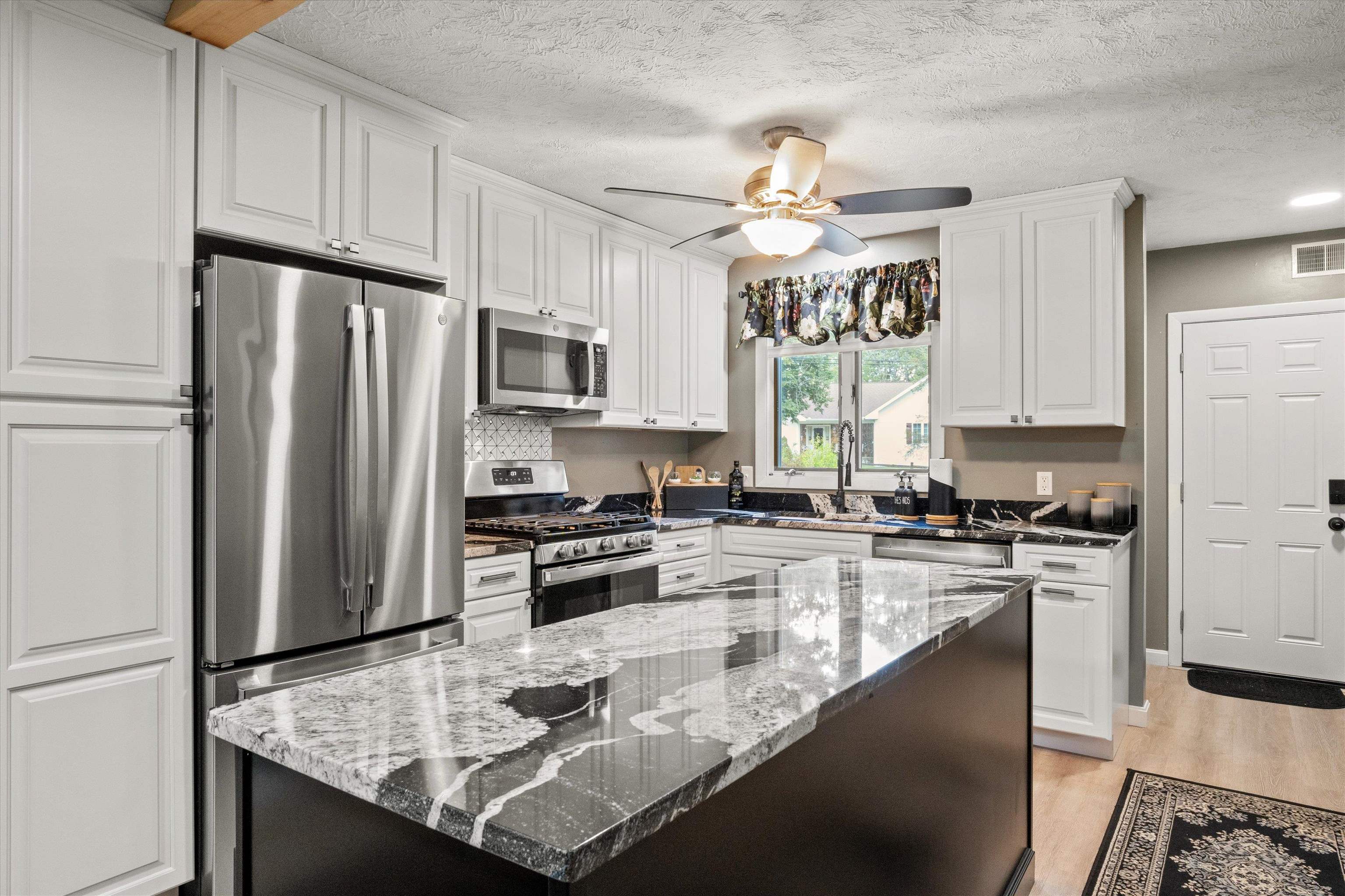 2 Prescott Heights Road Hooksett, NH 03106 - Photo 5 of 43 Gallery Image 5