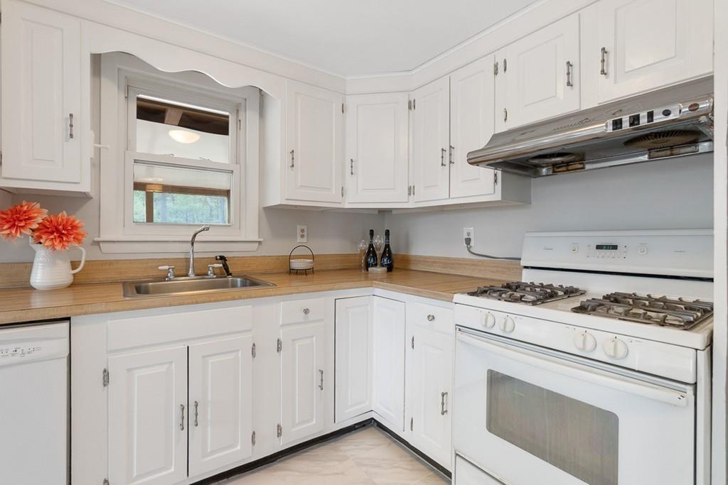 26 Cedar Road Littleton, MA 01460 - Photo 7 of 27 Gallery Image 7