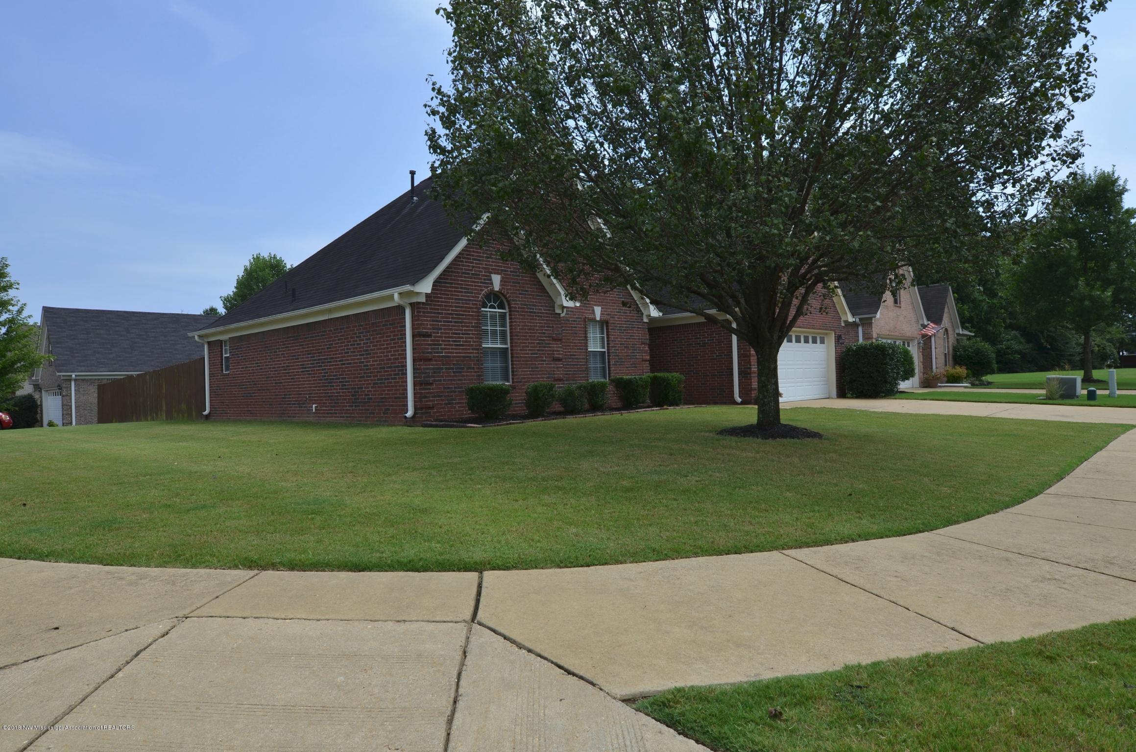 7076 Maple Grove Road Olive Branch, MS 38654 - Photo 3 of 25 017e47a0c8f665f1a703aa27f434a7ec264f8502